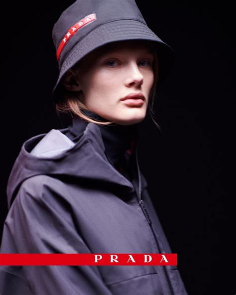 immagini pubblicitarie prada vista 2018|prada linea rossa outlet.